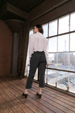 1154.Cropped high waist pants, relaxed fit, waist tie, side pockets