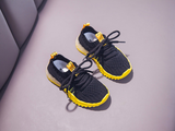 Girl's netted sports shoes