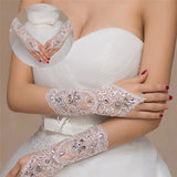 1 Pair 2 Styles White/Red/Beige Bridal Gloves Elegant Short Paragraph Rhinestone White Lace Glove Beautiful Wedding Accessories