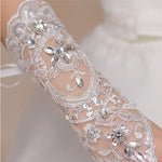 1 Pair 2 Styles White/Red/Beige Bridal Gloves Elegant Short Paragraph Rhinestone White Lace Glove Beautiful Wedding Accessories