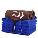 Daiwa Booms Microfiber Bait Towel With Carabiner Clip Thickening Non-stick Absorbent Towel For Hiking Fishing Outdoors Sports